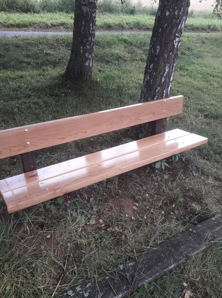 Lavičky (dub)
